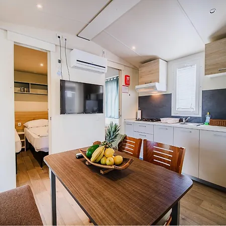 3 Bedroom Mobile With View 別荘 Mostec